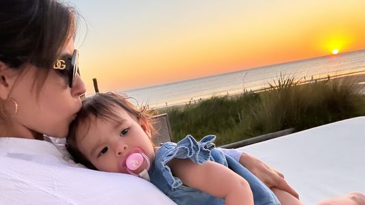 El tierno video de Sarah, la hija de Barby Franco, dando sus primeros pasos en la playa