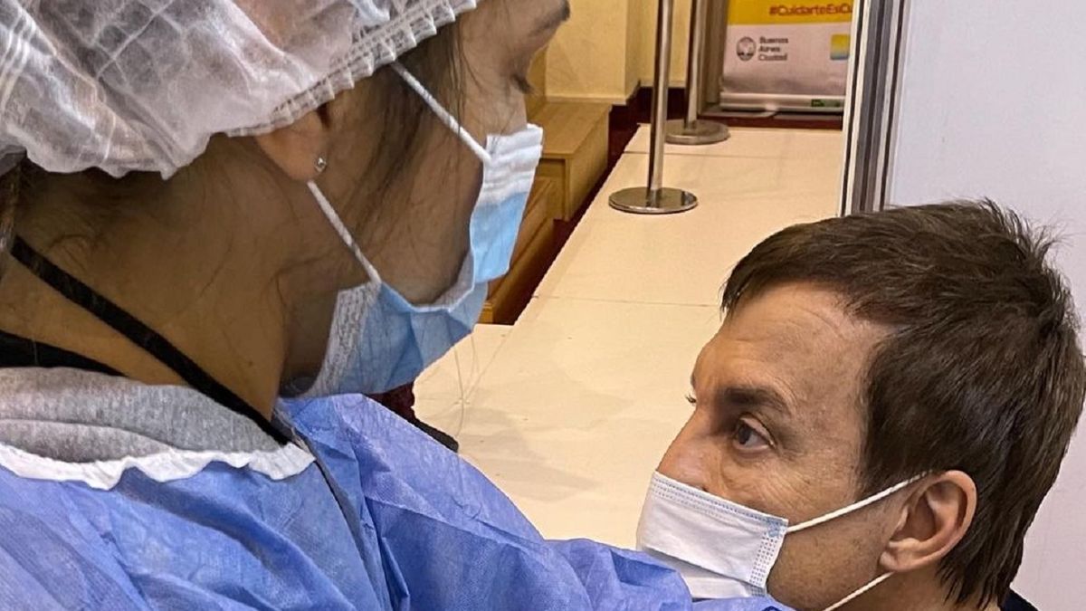 Emotivo mensaje de Paulo Vilouta tras vacunarse contra el coronavirus