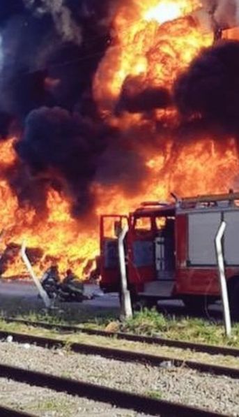 Video: impresionante incendio en una de las plantas de la cervecería Quilmes