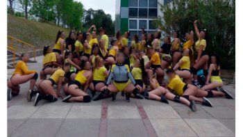 Escándalo en Mendoza: grabaron un video perreando en la escalera de la facultad de Cuyo