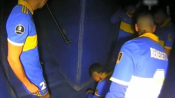 Benedetto le dio una fuerte charla motivacional a sus compañeros. Benedetto le dio una fuerte charla motivacional a sus compañeros.