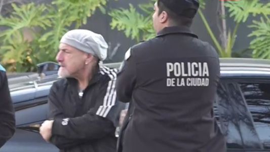 Gustavo Sofovich chocó con una moto en Palermo: habló con los medios y dio su versión