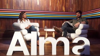 El divertido pase de facturas entre Julieta Ortega e Iván Noble