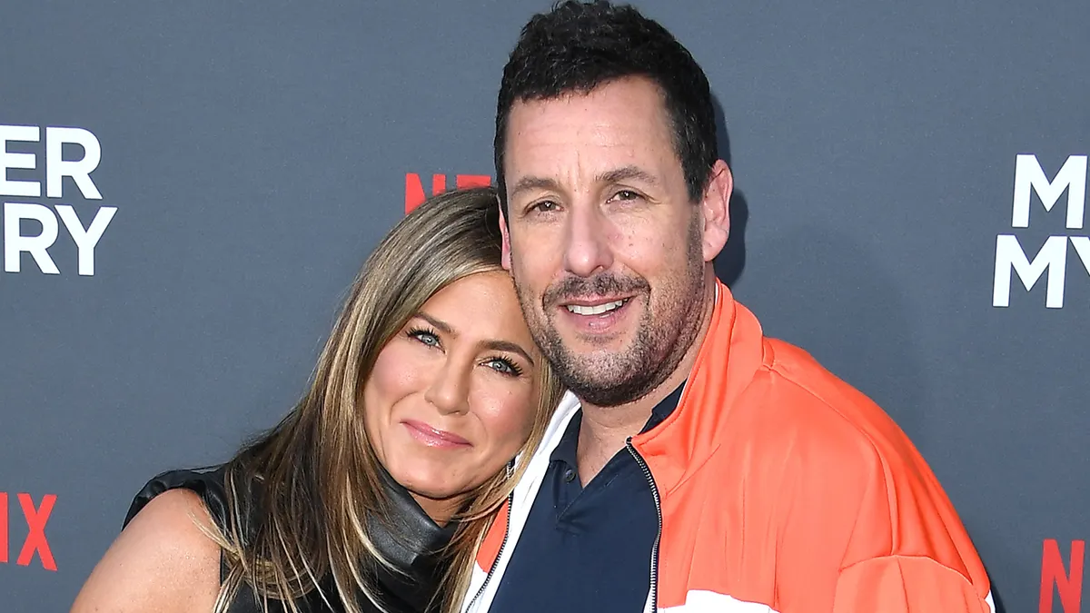 La comedia romántica perfecta para el fin de semana: Una esposa de mentira con Sandler y Aniston