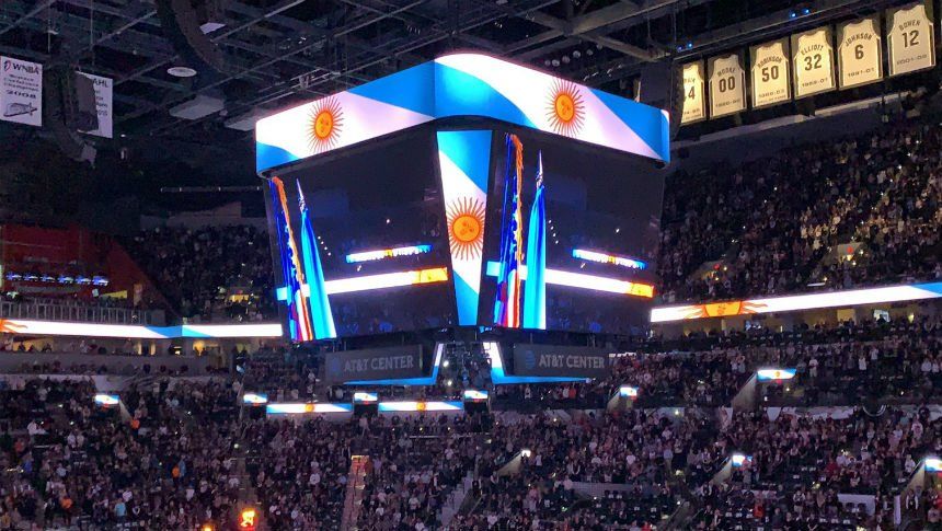 #GraciasManu El emotivo momento en el que sonó el himno argentino en el estadio de los Spurs