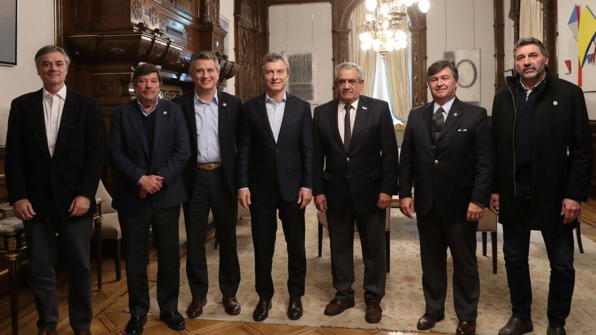Macri recibió a la Mesa de Enlace y les aseguró que las retenciones siguen “tal cual están”