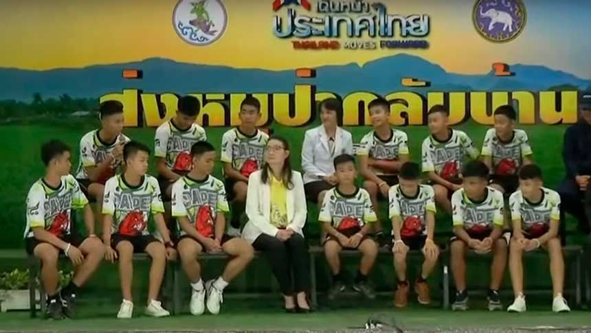Los 12 chicos rescatados de la cueva en Tailandia hablaron por primera vez en conferencia de prensa