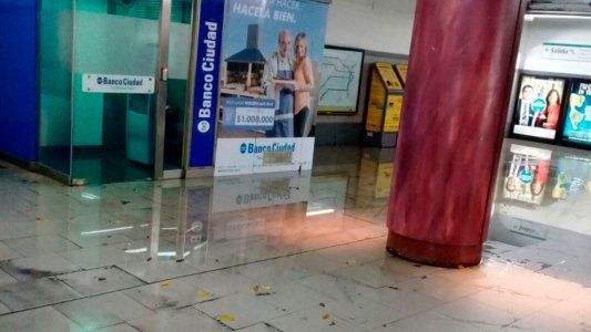 Impactantes imágenes del subte inundado: denuncia de trabajadores por falta de mantenimiento