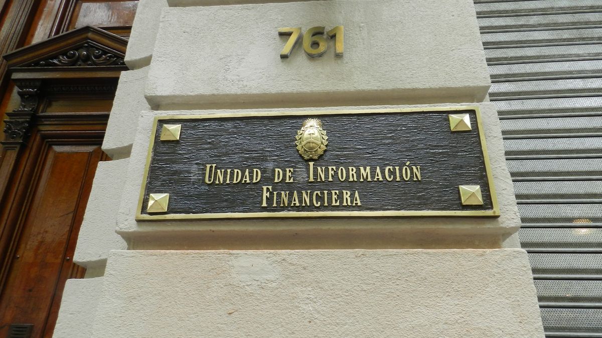 Mayores controles para evitar el lavado de dinero.