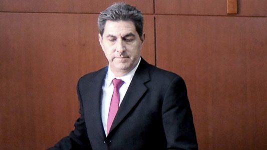 Chat escandaloso, concursos en marcha y la salida de Losardo