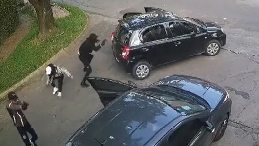 Impactante video: asesinaron brutalmente a un gendarme para robarle en el Palomar