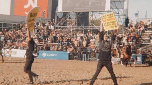 El director de exposiciones de la Rural reconoció que la expulsión de los militantes veganos con caballos fue lamentable