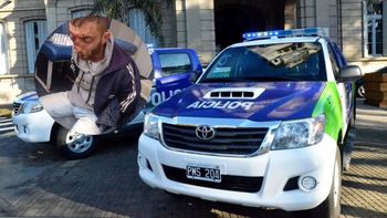 Ituzaingó: robó un auto, a los pocos metros chocó y vecinos lo lincharon