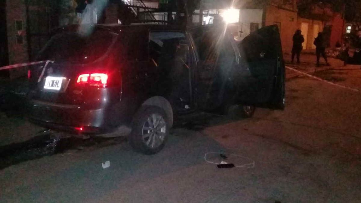 Policía se resistió al robo de su moto