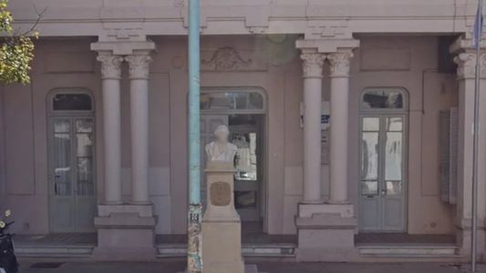 Alerta en una escuela de Santa Fe: un alumno llevó un arma al aula y activaron el protocolo