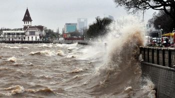 Lanzan un alerta por crecida del Río de la Plata