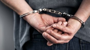 Hombre acusado de violar a dos niñas salió de la cárcel para casarse con la abuela de las víctimas