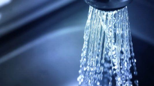 Ante los reclamos por el olor y el sabor del agua, AySA afirmó: De ninguna manera afectan la potabilidad