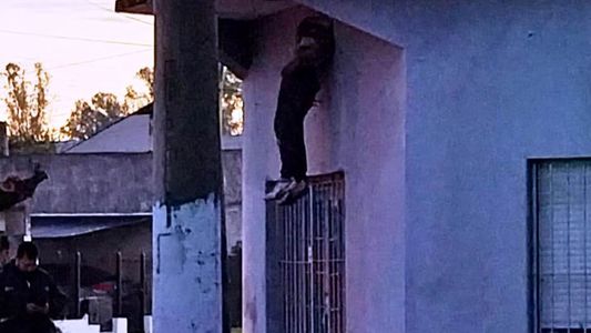 Un ladrón quiso robar una casa, quedó atrapado y murió de la manera más insólita