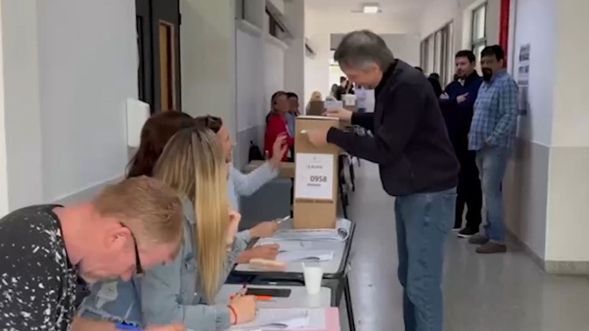 Elecciones 2023: votó Máximo Kirchner y llamó al electorado a expresarse (Foto: captura de video Télam)