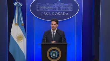 El Gobierno confirmó que Adorni mantiene custodia oficial a pesar de que ya no es funcionario