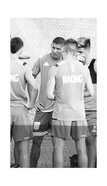 Polémica por el entrenamiento de ocho futbolistas de Racing en un predio de Rosario