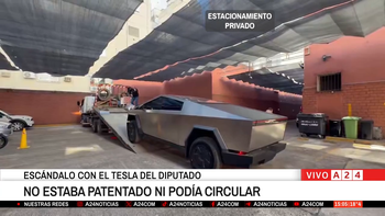 La camioneta Tesla Cybertruck  del diputado libertario fue remolcada hasta Jujuy