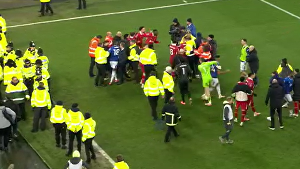 El escándalo final entre Liverpool y Everton&nbsp;