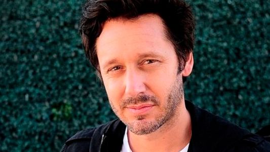 La foto de Benjamín Vicuña despeinado y sucio