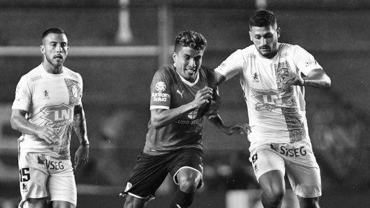 Con un clima hostil, Independiente se lo empató en la última a Arsenal y terminaron 1-1