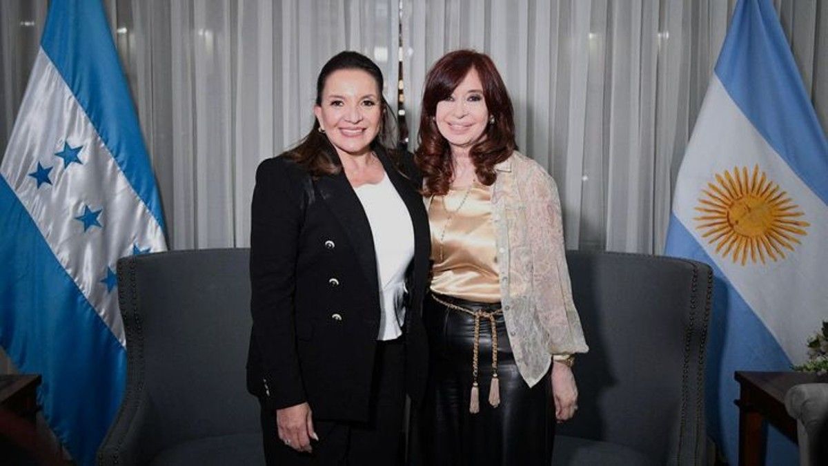 En Honduras, Cristina Kirchner mantuvo mantuvo reuniones bilaterales con Xiomara Castro y Dilma Rousseff