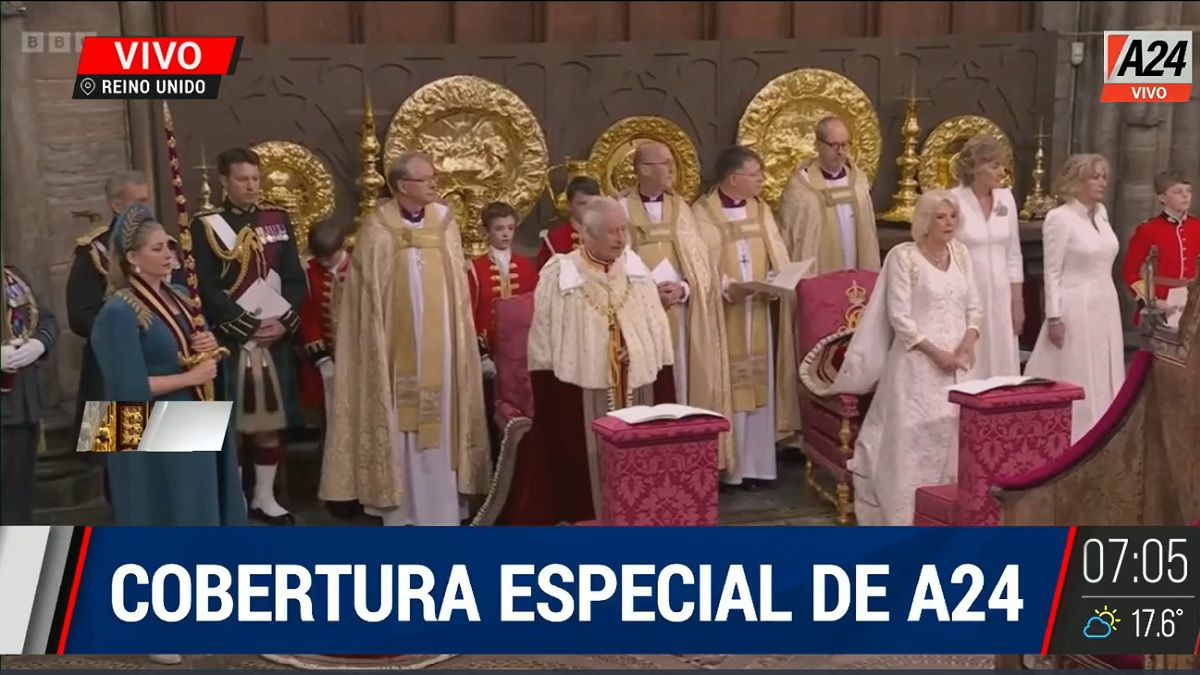 El rey Carlos III fue coronado en la Abadía de Westminster con una solemne ceremonia