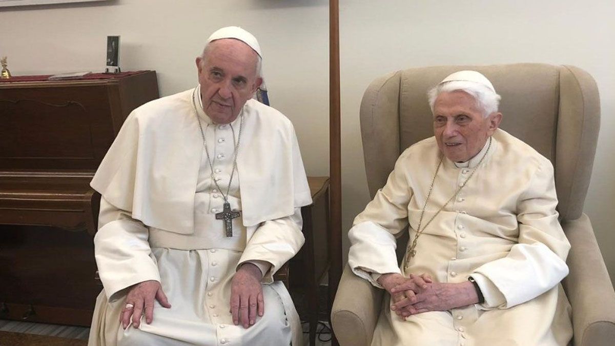 Francisco pidió una oración especial por Benedicto XVI porque está muy enfermo. (Foto: Gentileza Faro de Roma)