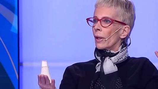 María Valenzuela tiene tendinitis en el dedo por culpa de un vicio de pandemia