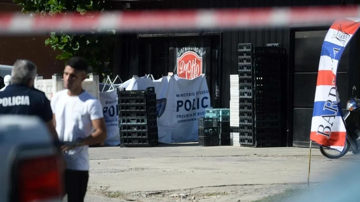 Ahí quedó el delincuente asesinado. (Foto:gentiliza diario El Litoral)&nbsp;