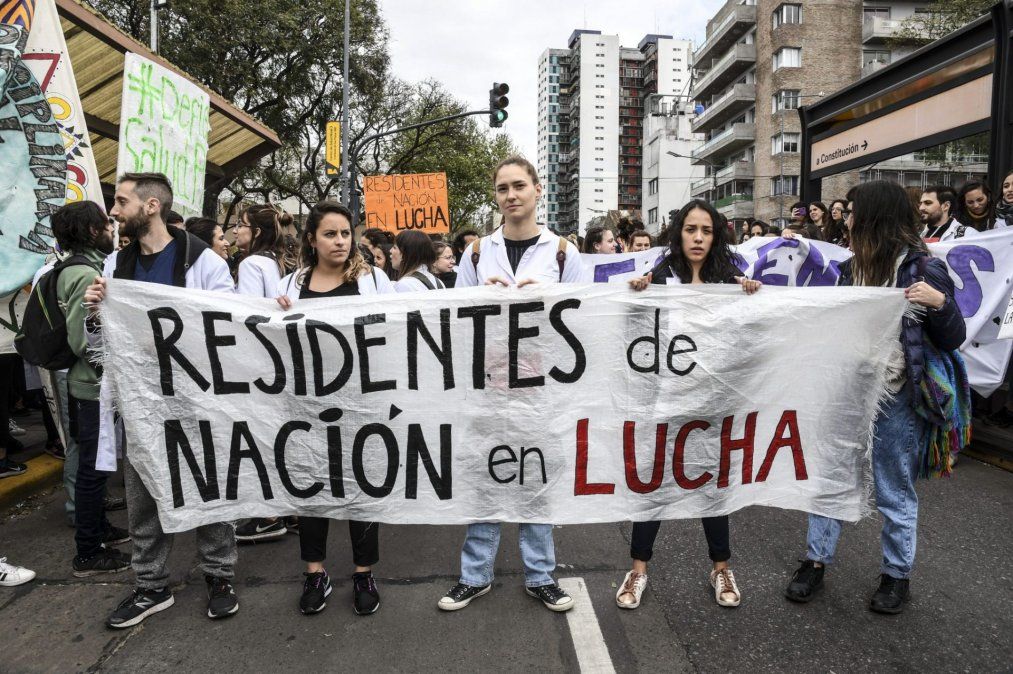 Paro de residentes médicos: instalan una carpa blanca y entregan petitorio a Larreta por la nueva ley