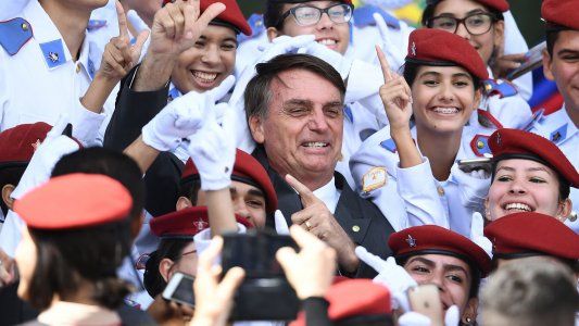 Miedo: Bolsonaro, el hombre que reivindica la dictadura, admira a Trump y puede ser el nuevo presidente de Brasil