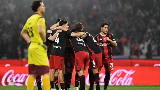 River goleó 4-0 a Instituto en Córdoba por la segunda fecha y está puntero en su zona