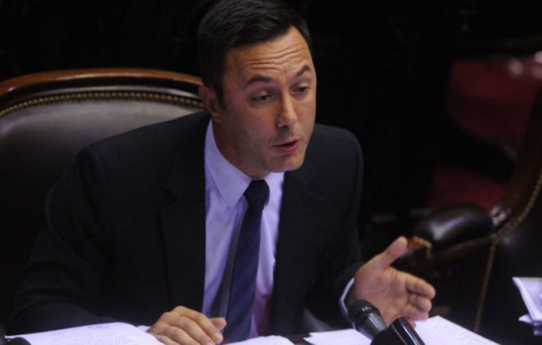 Antes de la sesión por tarifas, el diputado Petri llamó irresponsable e infantil a la oposición