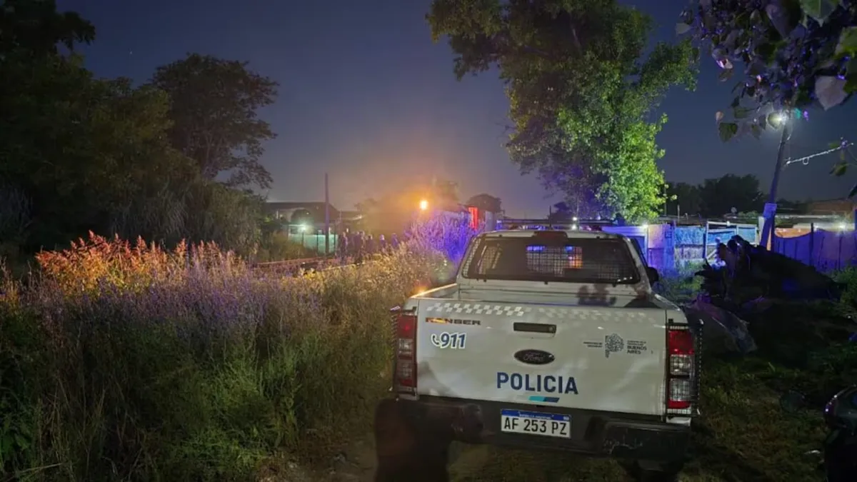 La Polic&iacute;a realiz&oacute; un operativo en la vivienda y encontr&oacute; el cuerpo de Andino enterrado en el patio. (Foto: Segunda Noticias).