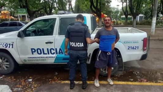 Video | Entró a robar, acuchilló al dueño e intentó escapar, pero lo atrapó la reja
