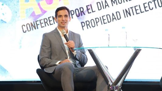 Tierna declaración de Roque Santa Cruz: Mi mamá cuida mi imagen