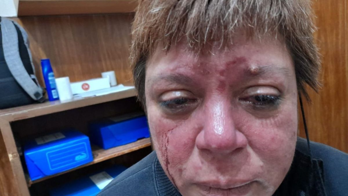Una inspectora municipal fue agredida este domingo a la madrugada por los dueños de una hamburguesería de La Plata