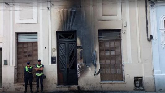 Incendiaron el consultorio de un odontólogo acusado de violar a una menor