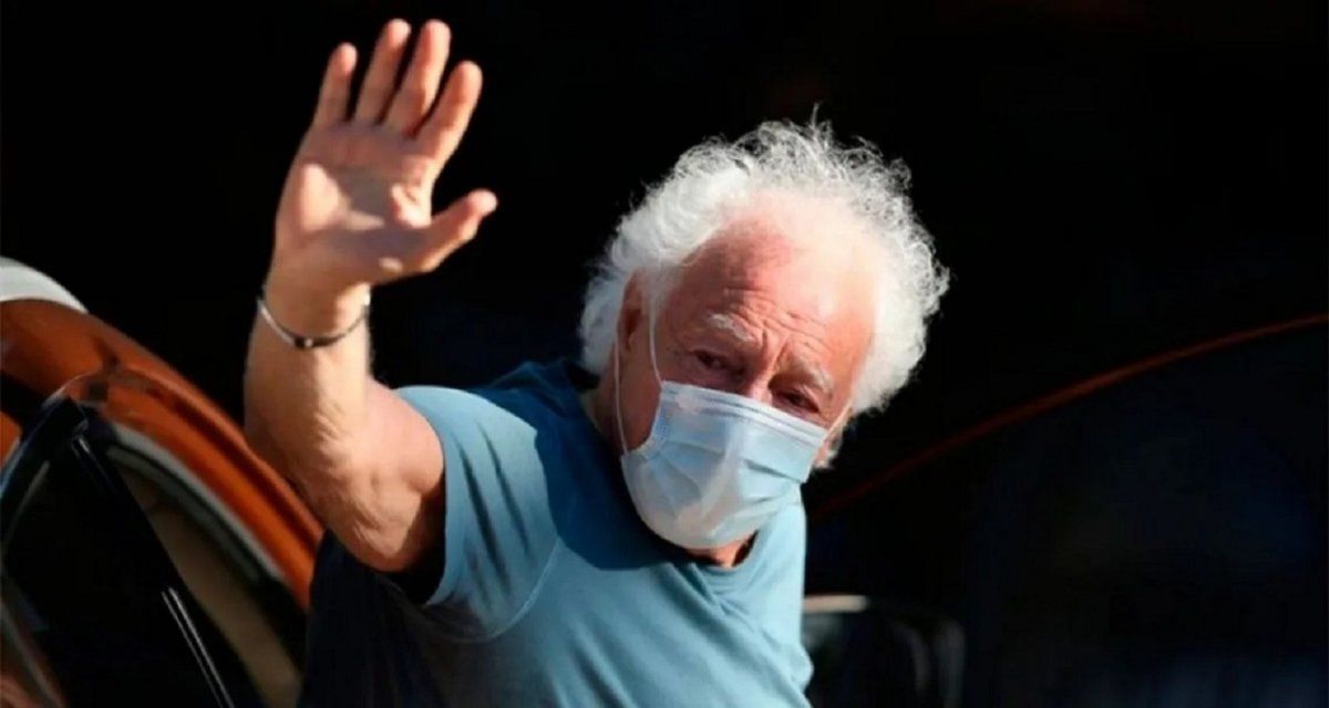 Guillermo Coppola fue internado por problemas respiratorios
