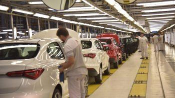 Advierten que en Volkswagen seguirán las suspensiones hasta fin de año y que en Fiat sólo hay trabajo hasta abril