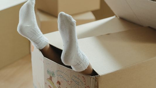 Se volvió viral: mostró el truco definitivo para tener las medias siempre blancas