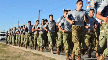 Servicio Militar obligatorio para todos los hombres de 18 años