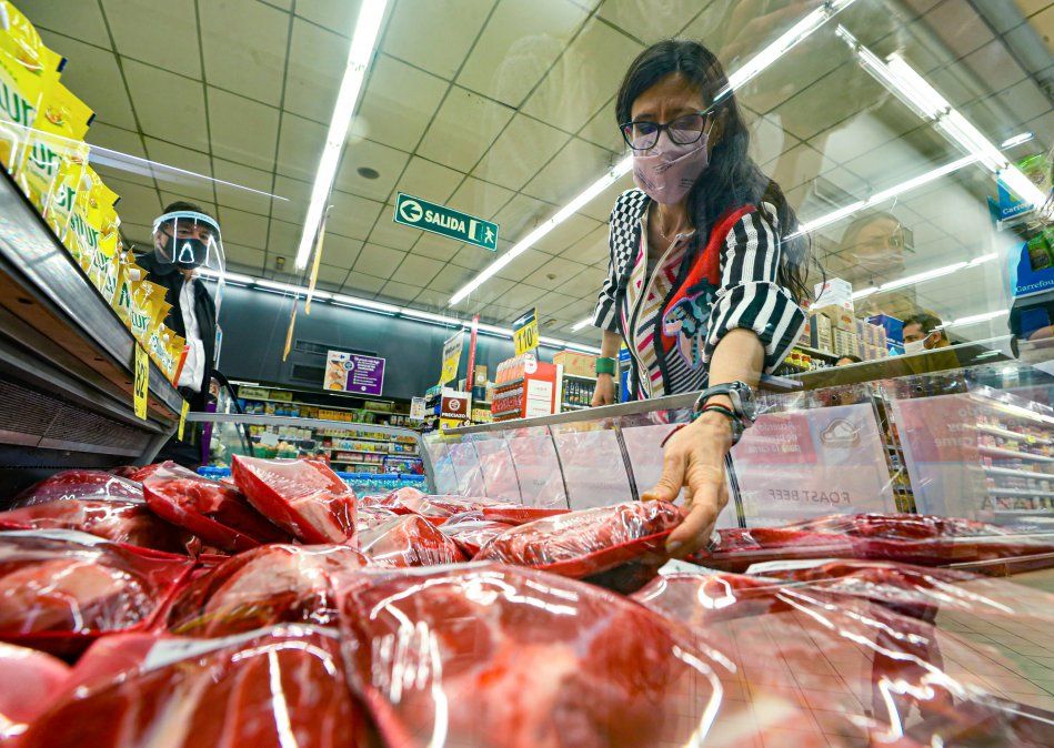 La Secretaria de Comercio, Paula Español, volvió a mostrar su preocupación por la suba del precio de la carne.