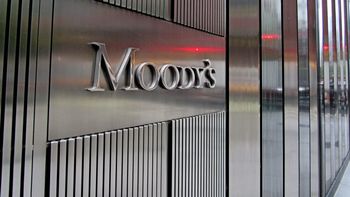 Moodys mejoró la calificación crediticia de Argentina por el contundente cambio de política del Gobierno